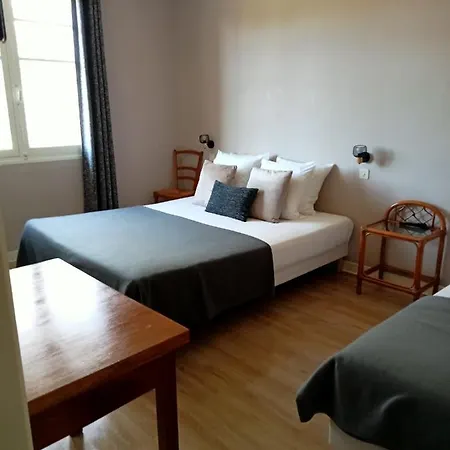Hotel L'auberge De 3*