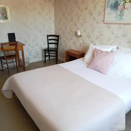 Hotel L'auberge De 3*