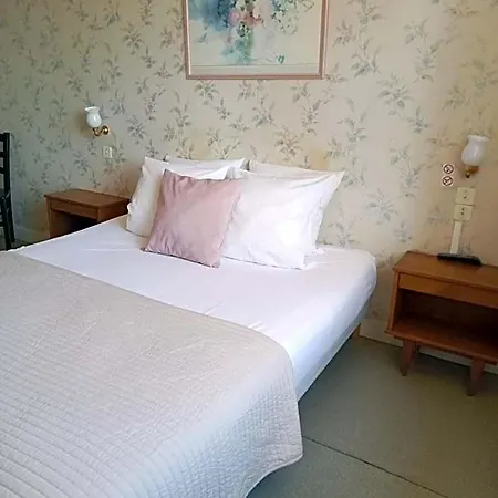 Hotel L'auberge De 3*