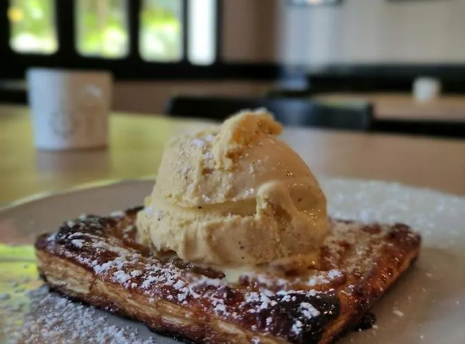 Hotel L'auberge De 3*