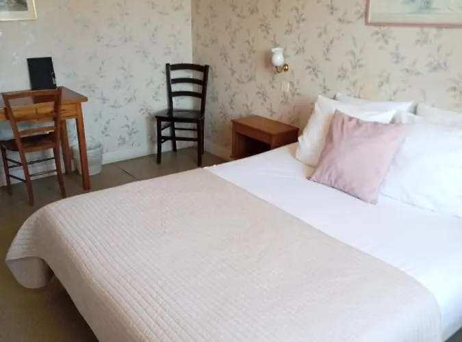 Hotel L'auberge De 3*