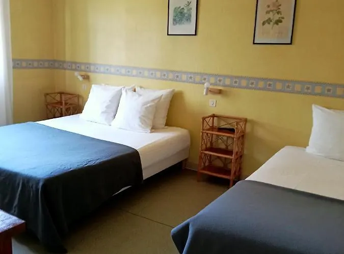 Hotel L'auberge De 3*